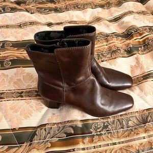 Nine West brown leather square heeled cute boots